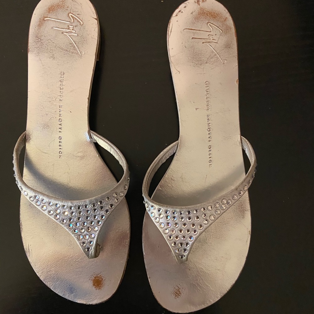 Giuseppe sandal, size 8.5, silver